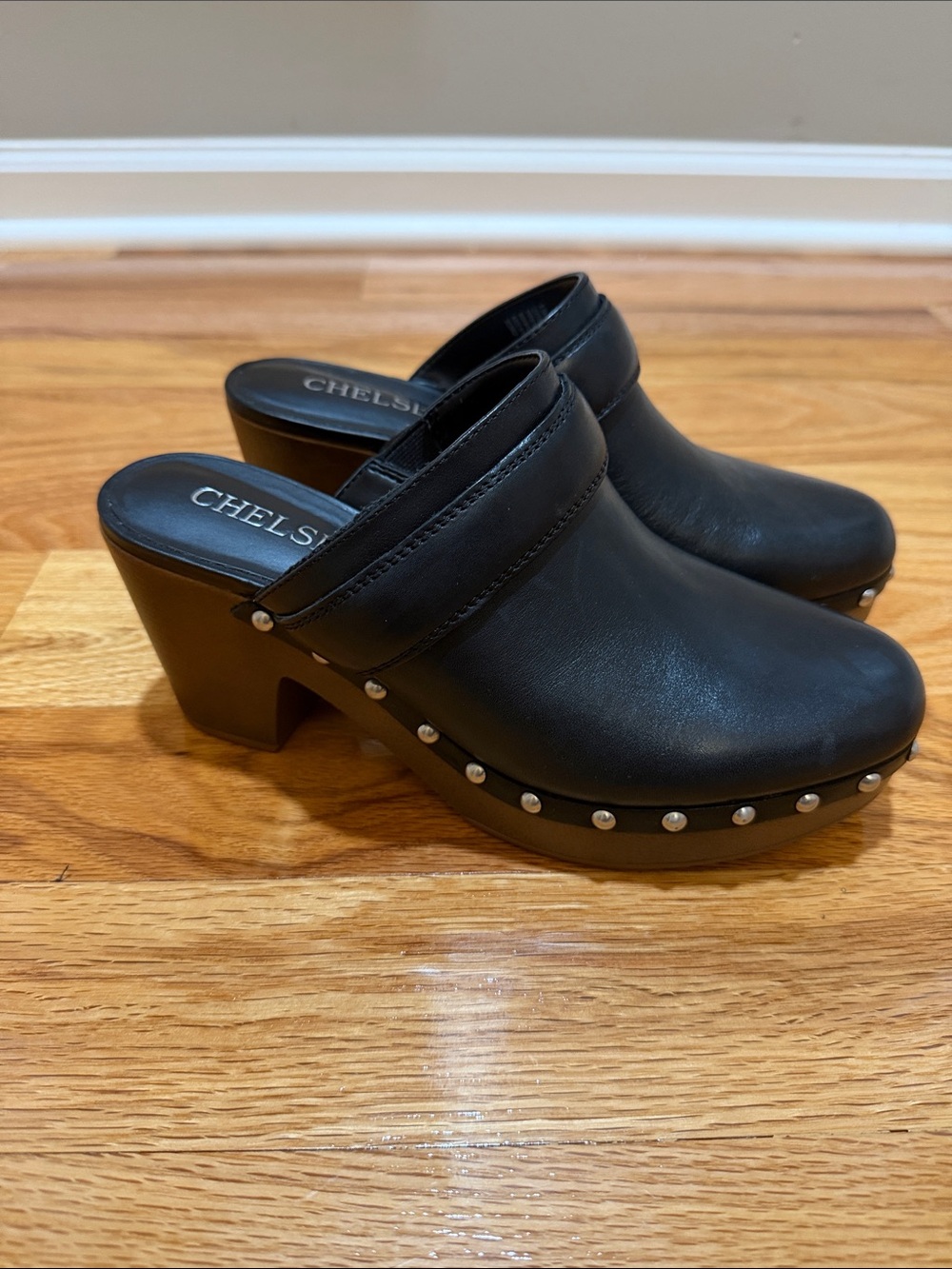 Chelsea& Violet Black Studded Leather Clog Heels-Size 8.5